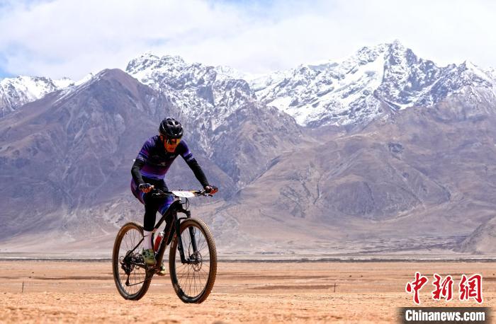 2025年雪古拉峰山地自行车越野挑战赛在拉萨开赛