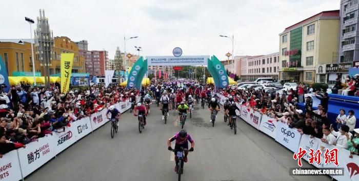 全国千名骑手齐聚北方小城碾子山，开启齐齐哈