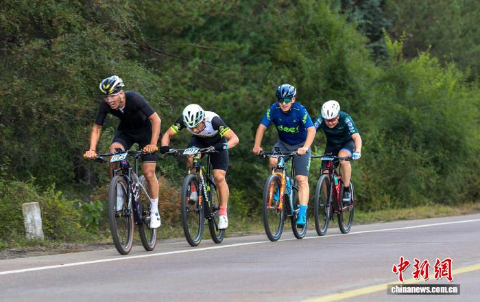 全国千名骑手齐聚北方小城碾子山，开启齐齐哈