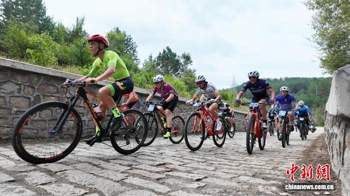 全国千名骑手齐聚北方小城碾子山，开启齐齐哈