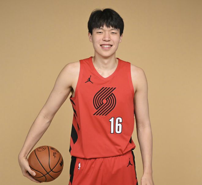 开拓者大胜篮网杨瀚森首秀惊艳卡马拉砍35分创生