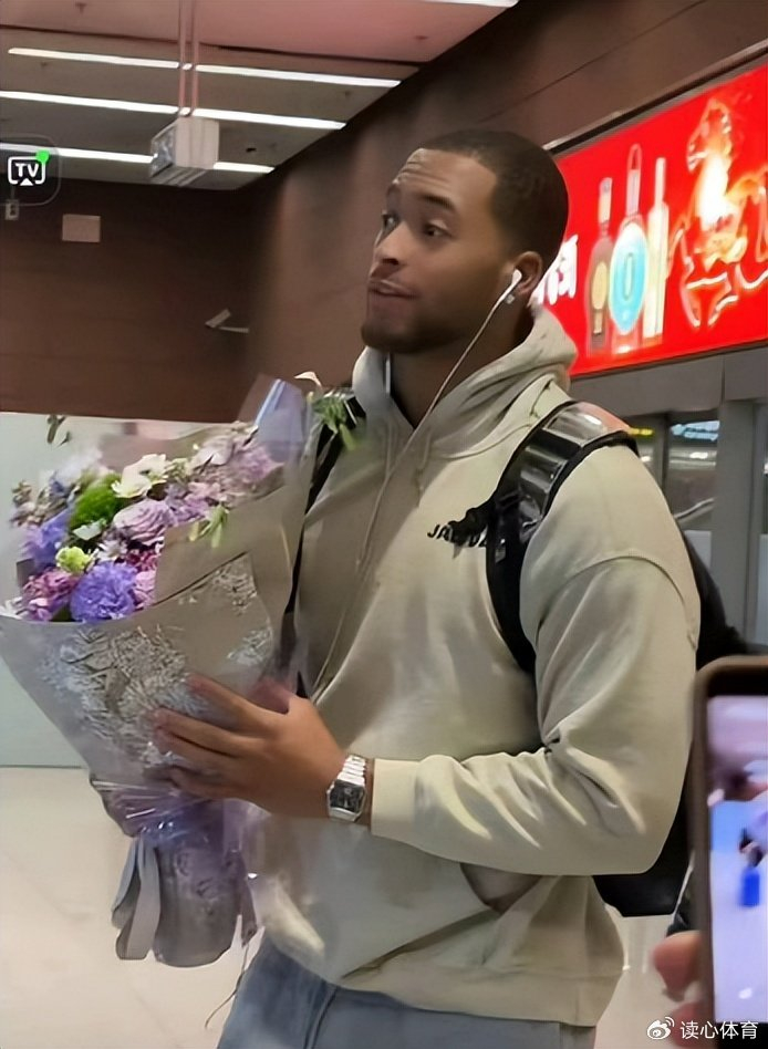 广东宏远大外援遭截胡 焄泊乔离队疑云待解