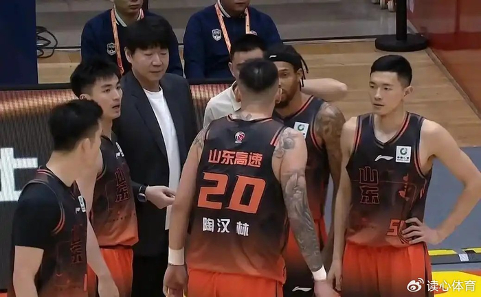 广东宏远大外援遭截胡 焄泊乔离队疑云待解