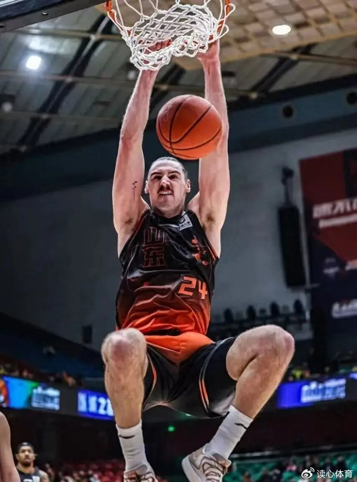 广东宏远大外援遭截胡 焄泊乔离队疑云待解