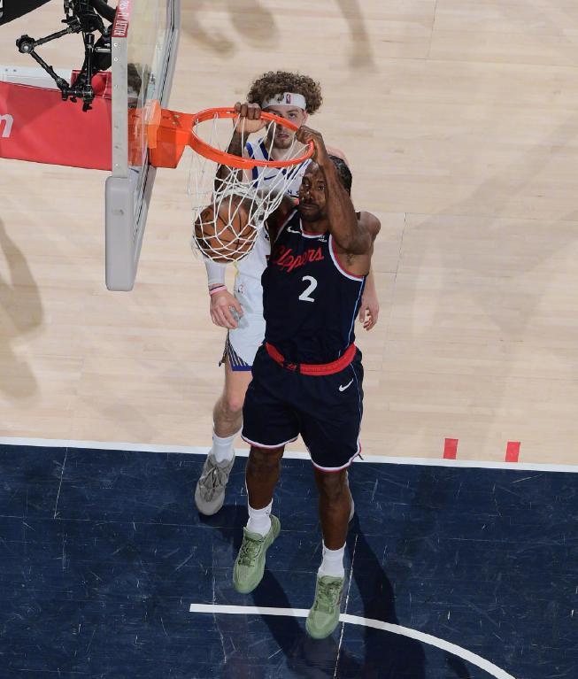 莱昂纳德高开低走快船主场惨败勇士无缘季后赛