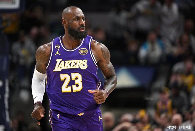 湖人双杀火箭杜兰特失误成关键 火箭传接球失误